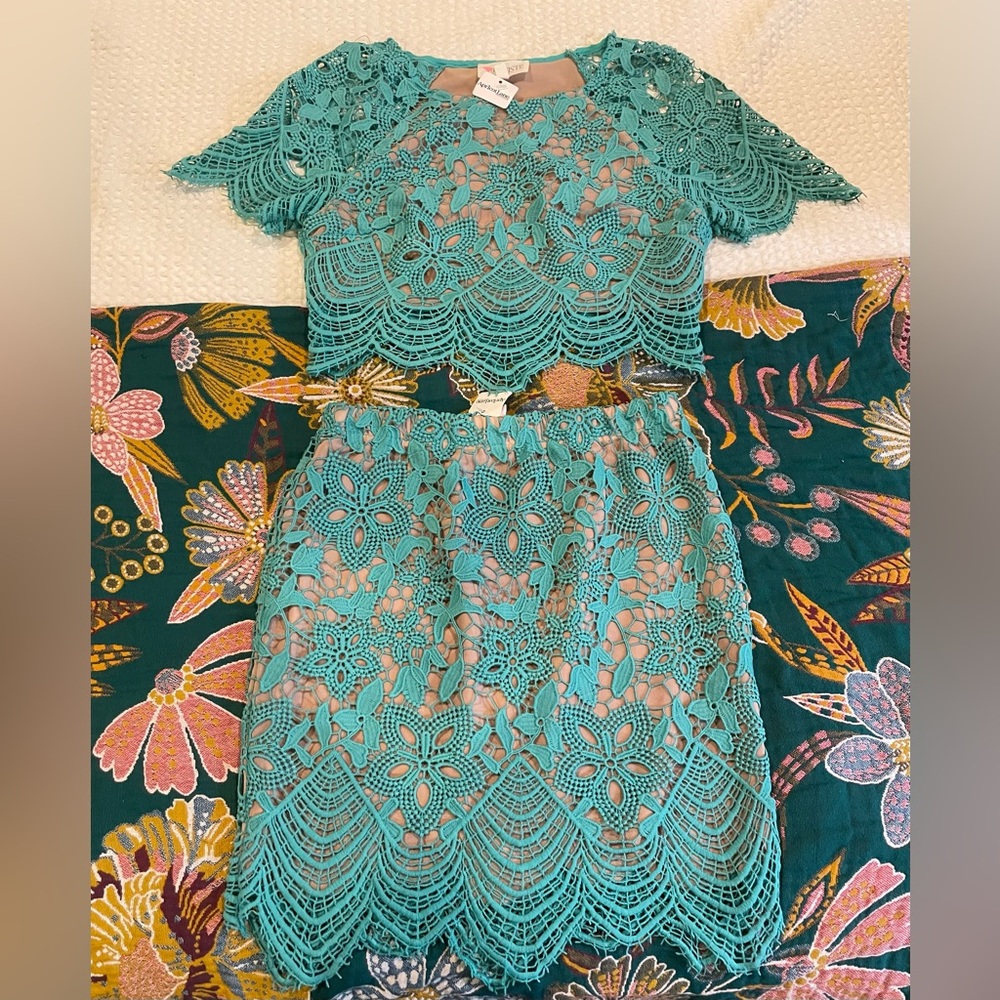 2 piece lace skirt set, NWT
